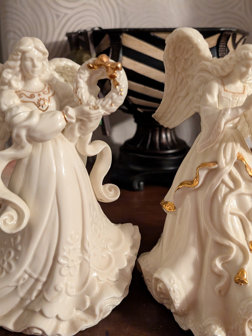 Cream Ceramic Angel Figurine with Gold Accents - Decorative Home Art